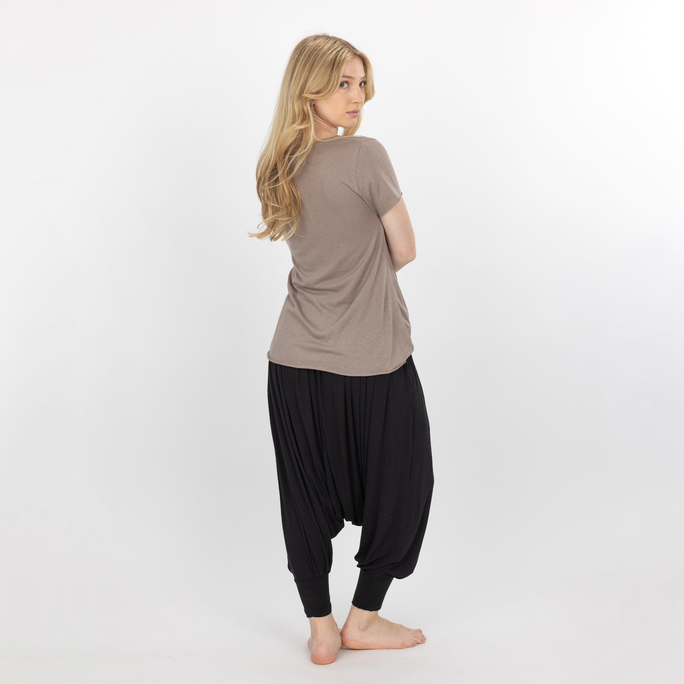 Womens V-neck Raw Edge Tee - Cinder