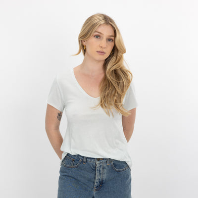 Womens V-neck Raw Edge Tee - Murmur